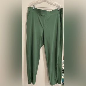 Athleta Brooklyn Ankle Pant Vineyard Green size 16